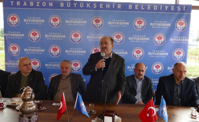 Gümrükçüoğlu her hafta sonu belediye  çalışanları ile bir araya geliyor