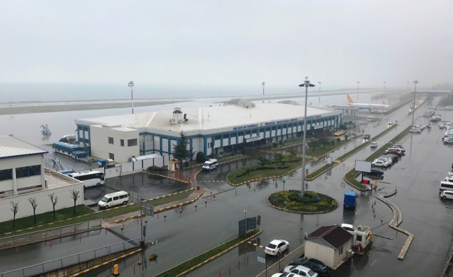 Trabzon’da sis hava ulaşımını olumsuz etkiledi