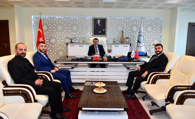 Trabzon Ülkü Ocaklarından Başkan Genç'e ziyaret Trabzon Ülkü Ocaklarından Başkan Genç'e ziyaret