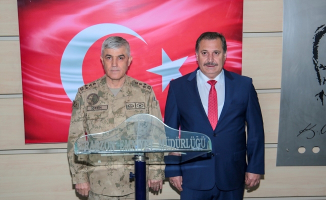 Jandarma Genel Komutanı Çetin'den Emniyet Müdürü Çevik'e ziyaret Jandarma Genel Komutanı Çetin'den Emniyet Müdürü Çevik'e ziyaret