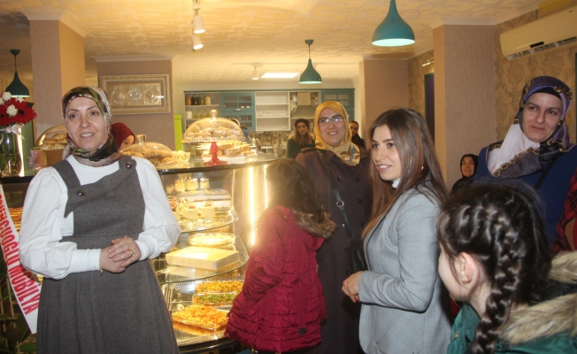 Suna Hanım cafe'ye görkemli açılış
