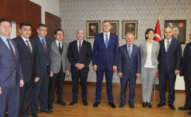 Acara Özerk Cumhuriyeti Hükümet Başkanı  Büyükşehir Belediyesini ziyaret etti