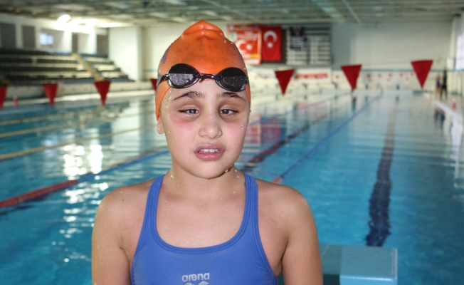 Görme engelli 9 yaşındaki Cemre'nin inanılmaz başarısı