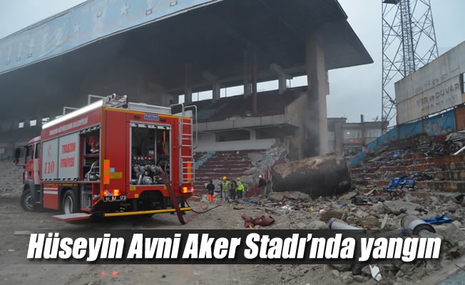 Yıkımı süren Hüseyin Avni Aker Stadı’nda yangın çıktı
