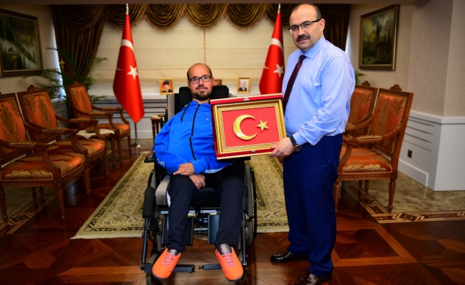 En Özel Milli Sporcu Emre Vural’dan Vali Ustaoğlu’na Ziyaret