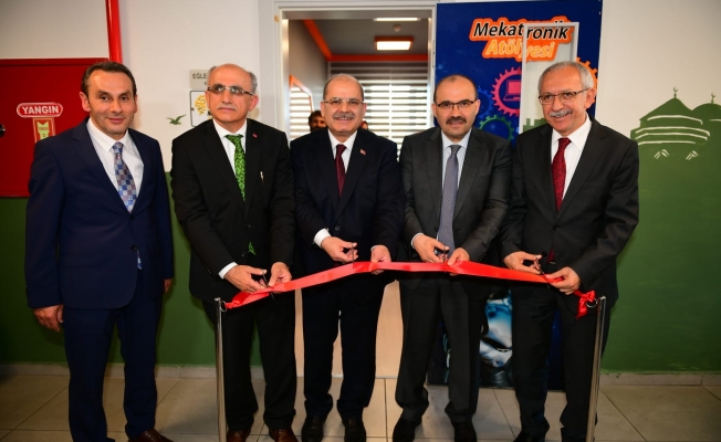 Faruk Başaran Bilim ve Sanat Merkezi Vakıfbank Mekatronik Atölyesinin Açılışı Gerçekleştirildi