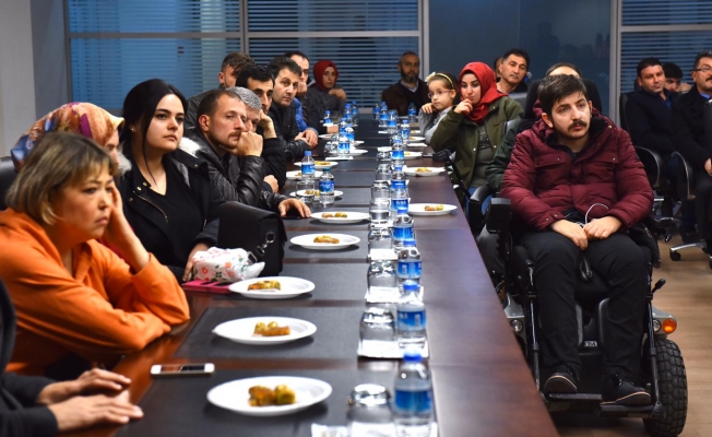 Başkan Zorluoğlu engelli mesai arkadaşları ile buluştu