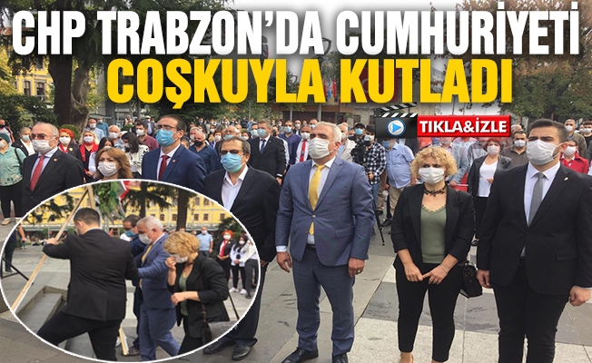 CHP Trabzon İl Başkanlığı Atatürk Anıtına çelenk bıraktı.