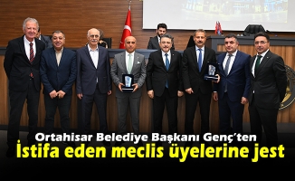 Başkan Genç’ten istifa eden meclis üyelerine jest!
